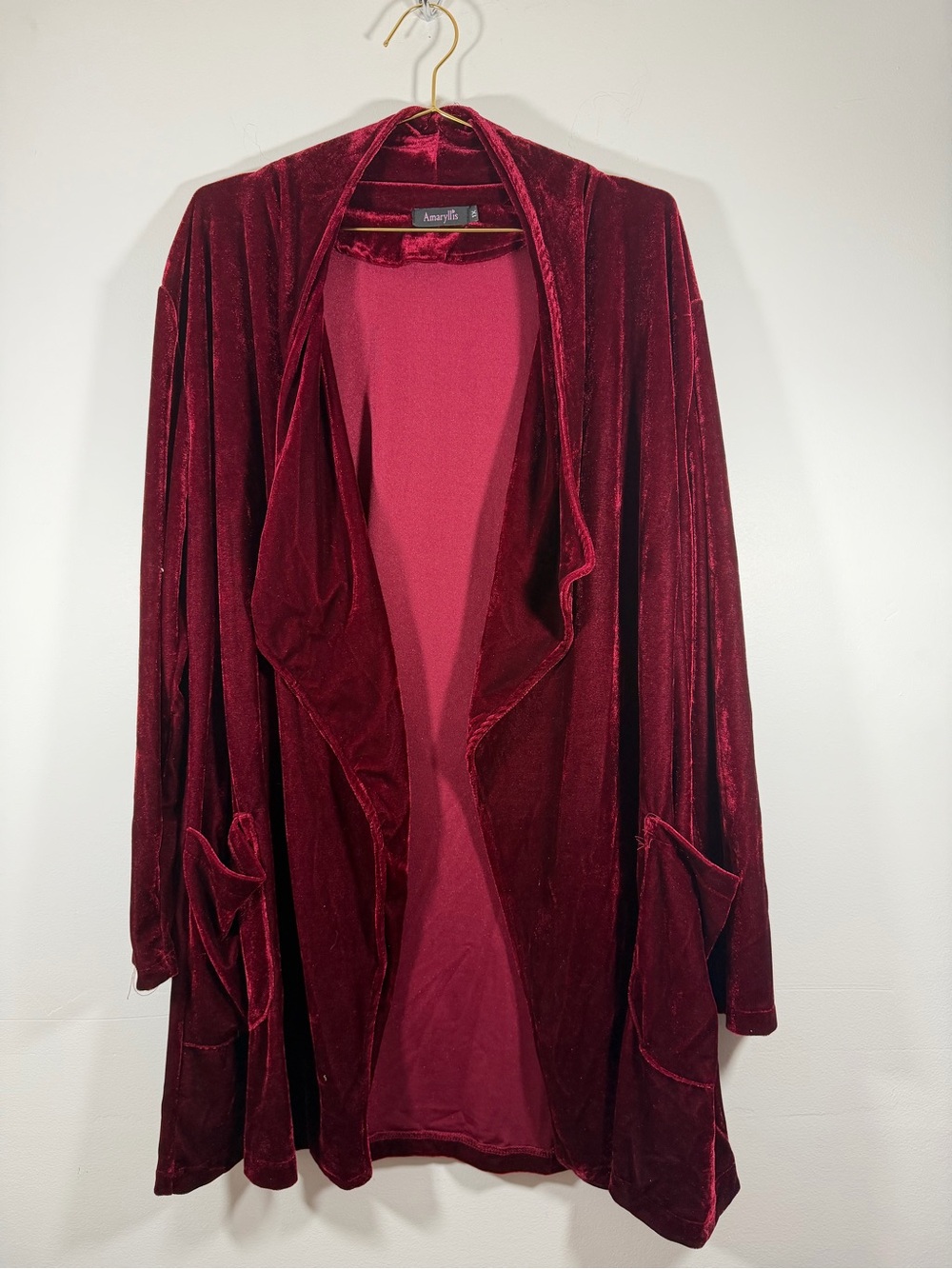 Amaryllis Women's Wine Red Velvet Open-Front cardigan